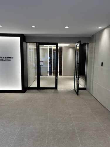 一番町アオキビル エントランス2