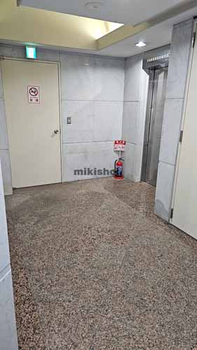 辰ビル エレベーターホール1