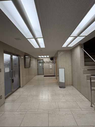 更生保護会館ビル エレベーターホール1