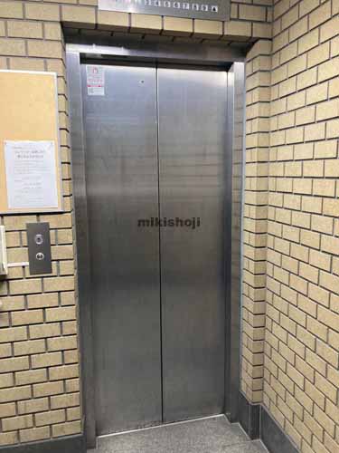 高浦ビル エレベーターホール2