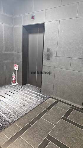 銀座大新ビル エレベーターホール1