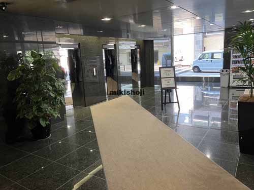 文藝春秋新館 エントランス1