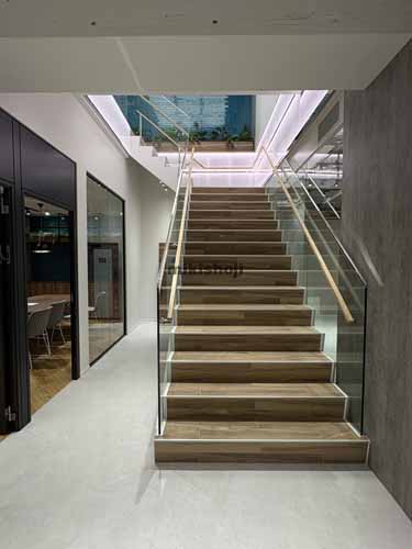 秋葉原ファーストスクエア セットアップ室内1