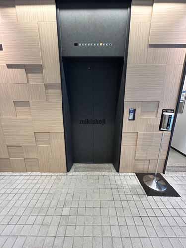 いちご箱崎ビル エレベーターホール1