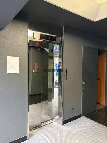 サンブリヂ小川町ビル エレベーターホール1