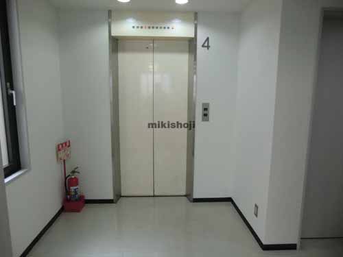 日産ビルディング エレベーターホール1