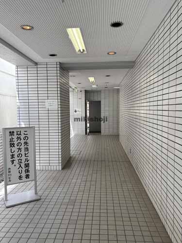 渋谷１１１ビル エントランス1