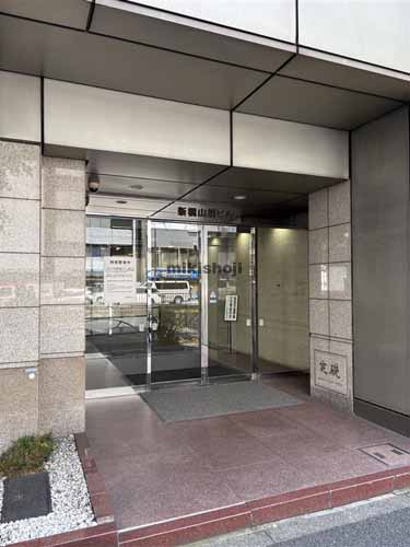 新橋山根ビル エントランス1