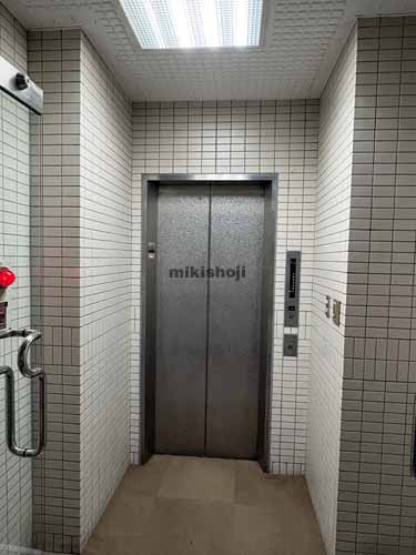 永井ビル エレベーターホール1