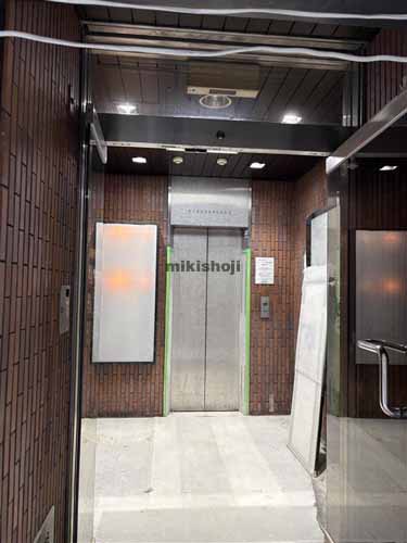 八大浜松町ビル エレベーターホール1