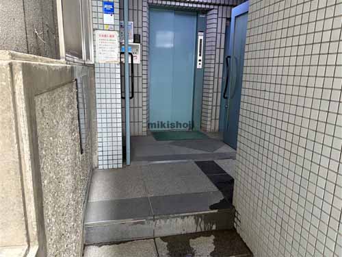 山茂登ビル エレベーターホール1