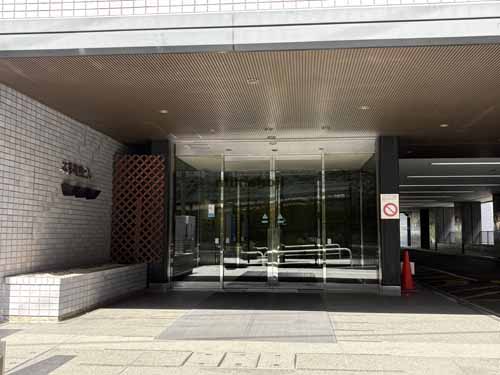 上大崎の本多電機ビル エントランス2