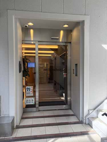 仁大ビル エントランス2