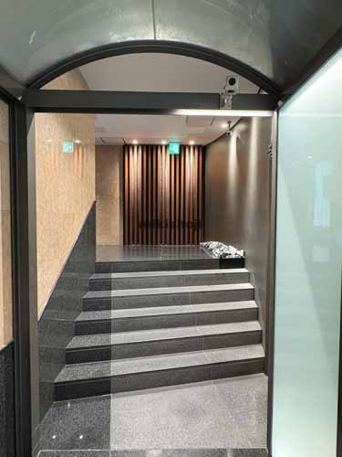 六本木のオーイズミ六本木ビル エントランス3