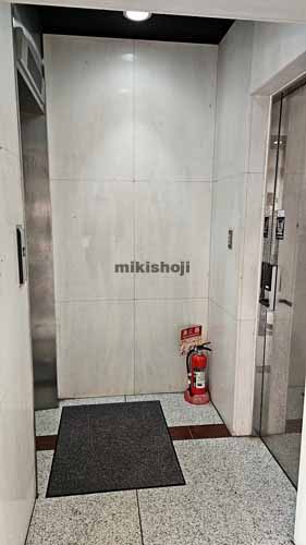 銀一パークビル エレベーターホール1