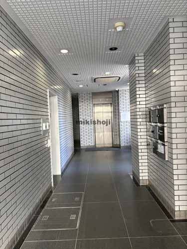 新宿スリーケービル エレベーターホール1