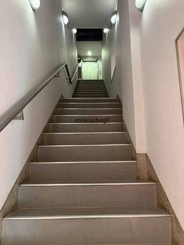 神田神保町二丁目ビル エントランス2