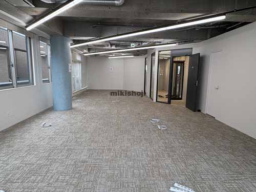 ヘリオスビル 貸室内1