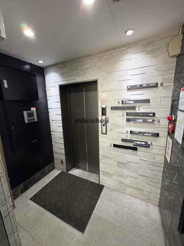 ラシーヌ神田ビル エレベーターホール1