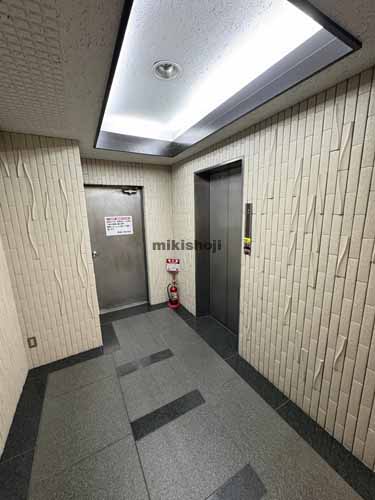 彦田ビル エレベーターホール1