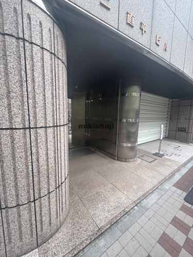 第二直平ビル エントランス1