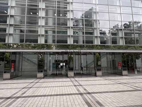 新宿モノリス エントランス1
