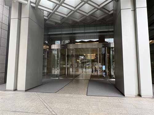 新宿パークタワー エントランス2
