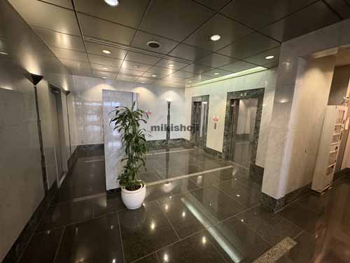 澤田麹町ビル エレベーターホール1