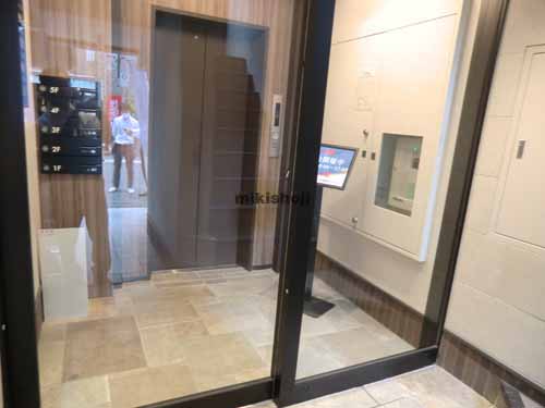 神田神保町のＮＯＶＥＬ　ＷＯＲＫ　Ｊｉｍｂｏｃｈｏ エントランス1