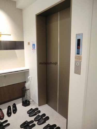 神田神保町のＮＯＶＥＬ　ＷＯＲＫ　Ｊｉｍｂｏｃｈｏ エレベーターホール2