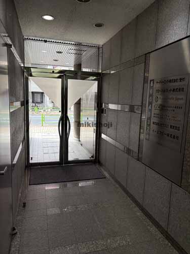 堀川ビル エントランス1