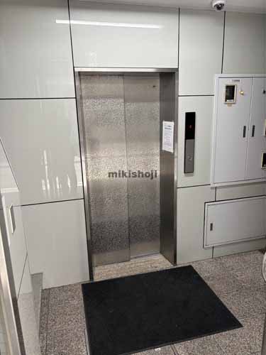 北新宿のウィンド北新宿ビル エレベーターホール1