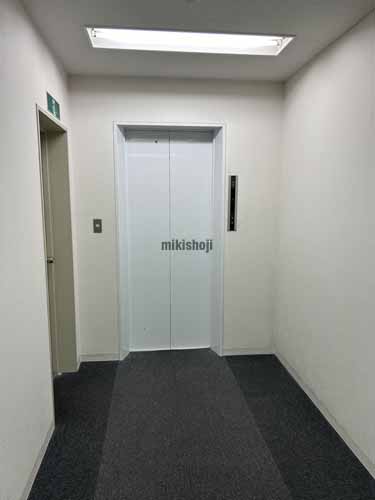 三光パークビル エレベーターホール1