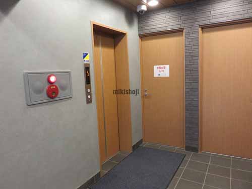 サンデンビル エレベーターホール1