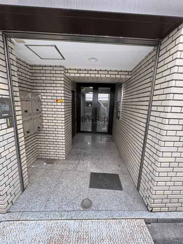 山城ビル エントランス1