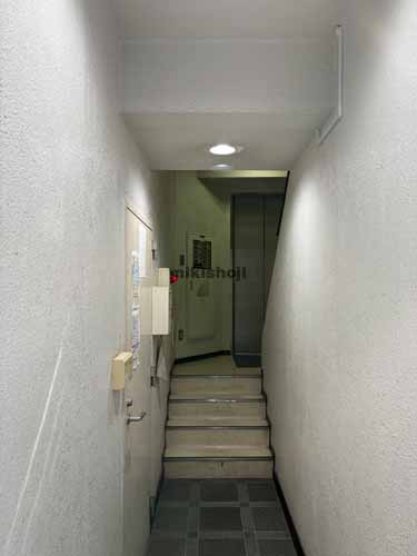 東海神田ビル エレベーターホール1