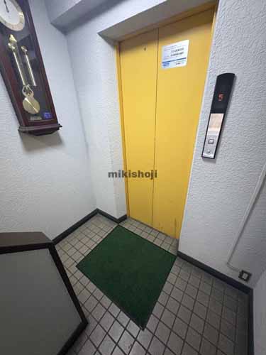 木所ビル エレベーターホール1