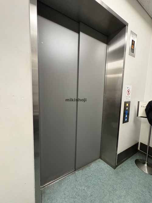 豊洲ＯＮビル エレベーターホール1