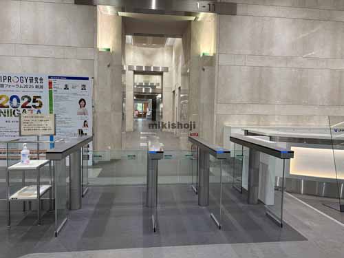 豊洲ＯＮビル エレベーターホール3