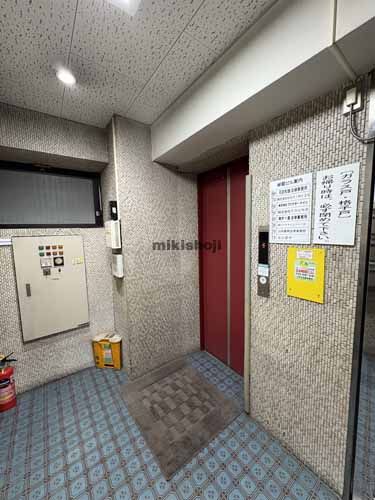 新橋柳屋ビル エレベーターホール1