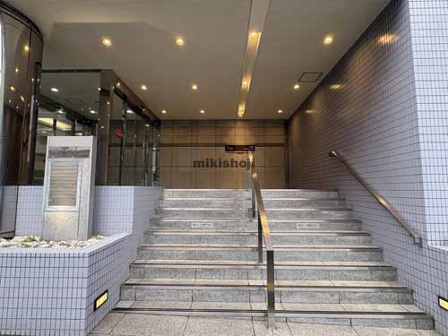 西五反田の五反田フラットアイアンビル エントランス5