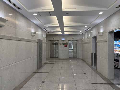 西五反田の五反田フラットアイアンビル エレベーターホール3