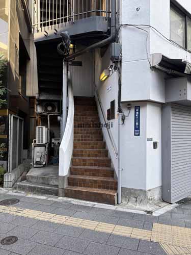 福永ビル エントランス1