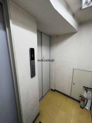 福永ビル エレベーターホール1