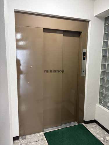 花長ビル エレベーターホール1