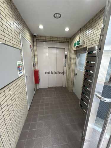 建石ビル エレベーターホール1