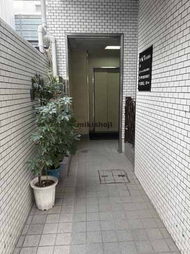 利久堂ビル エントランス1