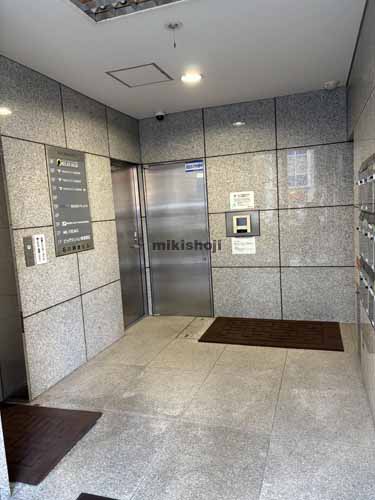 石川興産ビル エレベーターホール2