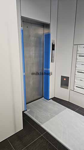 銀座のＫ・Ｈビル エレベーターホール1