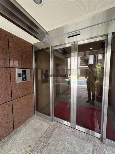 西麻布の西麻布尾花ビル エントランス1